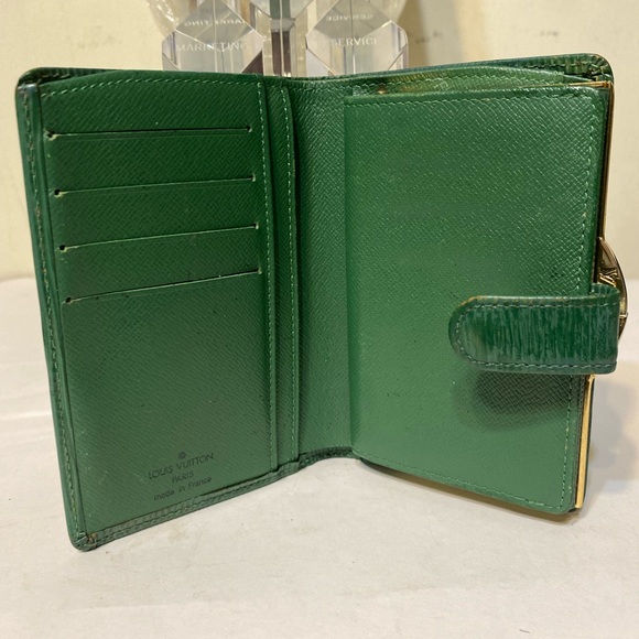 Louis Vuitton Textured Green Card Holder - Picture 3 of 13